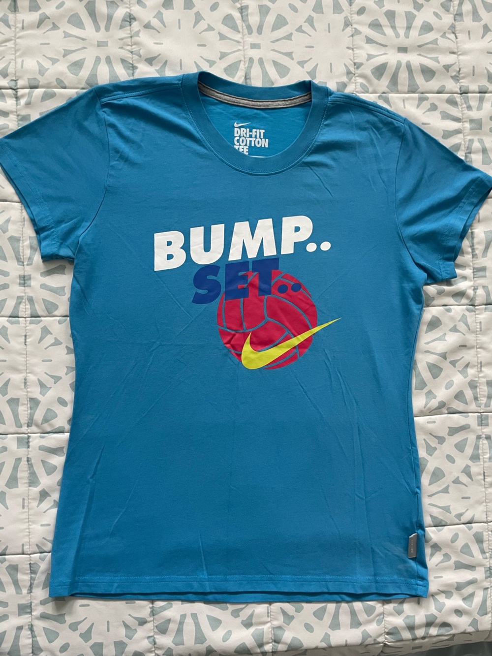 Nike Women's Blue 'BUMP.. SET' Graphic Tee